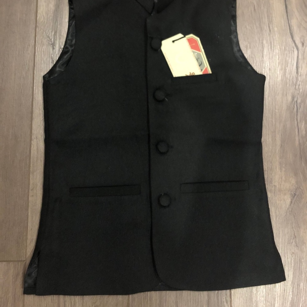 Vest - Picture 2 of 3